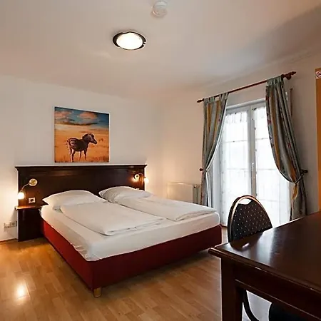 Park & Gaestehaus 3* 러스트