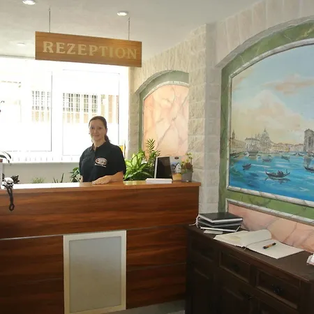 Park & Gaestehaus Ξενοδοχείο